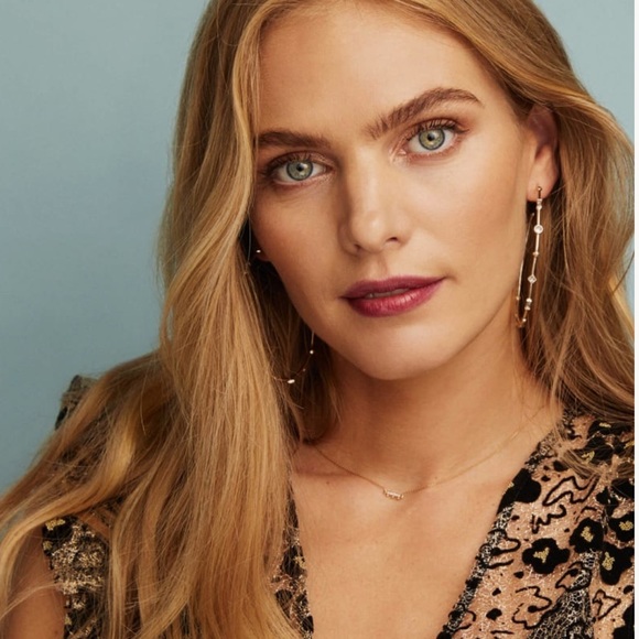 Kendra Scott Katy Pendant Necklace in White Diamond and 14K Solid Gold - Picture 3 of 3